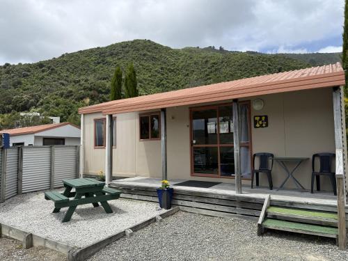 Afbeelding uit fotogalerij van Waikawa Bay Self Contained Cabins in Picton