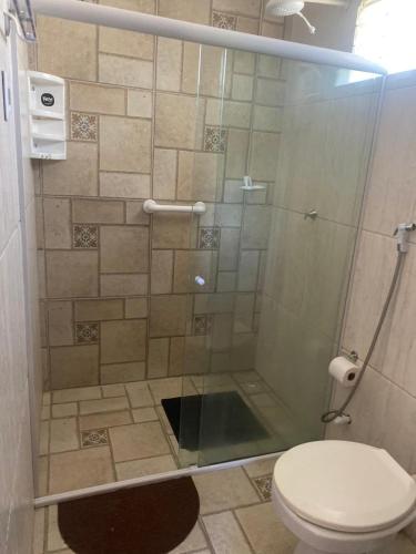 Bilik mandi di Casa de Japaratinga