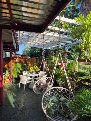 Sun and Shade Apartment