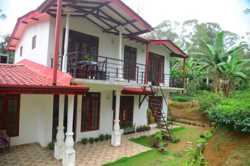 Κήπος έξω από το Silver Tips Villa