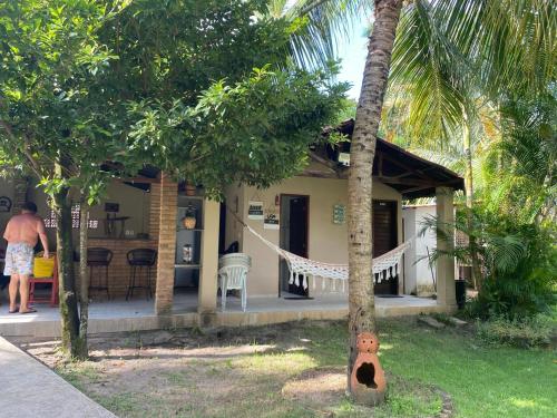 Taman di luar Casa de Japaratinga