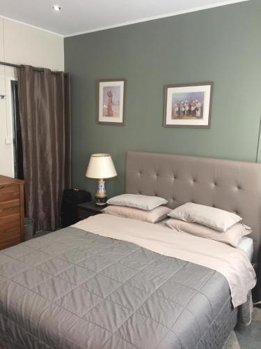 2 bd 16th Arrondissement Trocadero Sleeps 4 to 6 Eiffel Tower