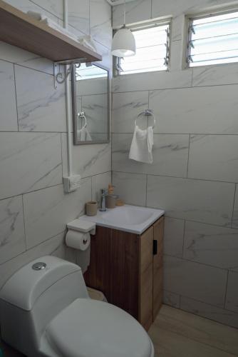 Ένα μπάνιο στο Nido del Parque, Zarcero