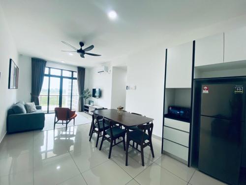 Kuchyň nebo kuchyňský kout v ubytování Desaru Utama Residence