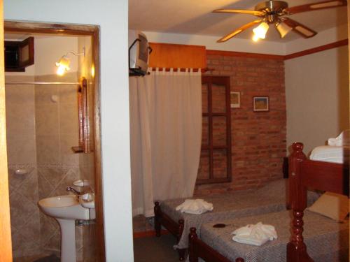Vannituba majutusasutuses Principado Sierras Hotel