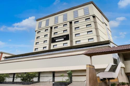 Gallery image of Super Townhouse Anand Formerly Hotel The Maison in Anand