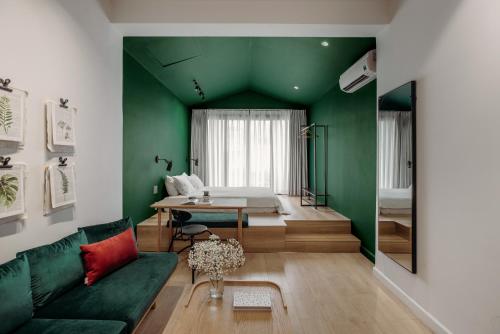 Botanist Lab Minihotel by CIRCADIAN