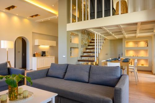 Victoria's Luxury Apartment - Private pool, Jacuzzi, Jym