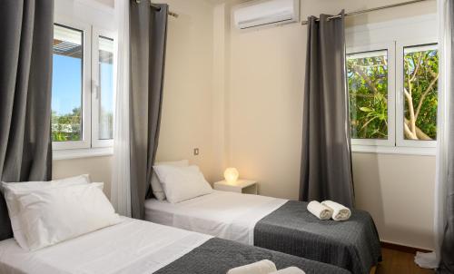 Victoria's Luxury Apartment - Private pool, Jacuzzi, Jym