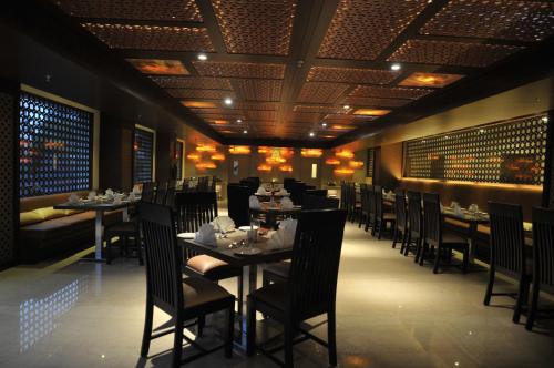 Un restaurant sau alt loc unde se poate mânca la Royale Lalit Hotel Jaipur
