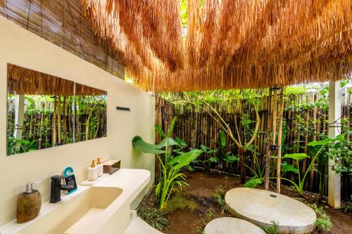 Ένα μπάνιο στο Villa Laguna