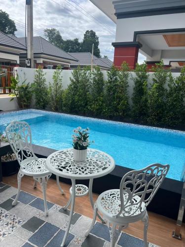 Bazén v ubytování Cherina Pool Villa2 nebo v jeho okolí