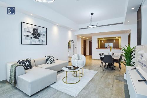 Exclusive 2BR Home Marina Residence 4, The Palm