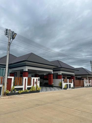 Bangunan di mana terletaknya vila ini