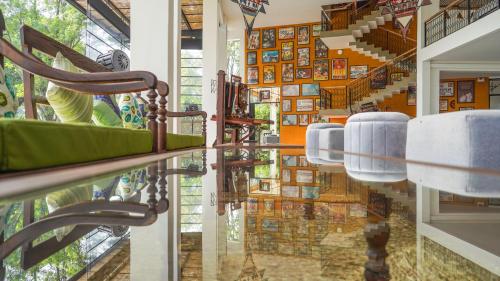 Posezení v ubytování Amba Yaalu - Thema Collection "The first women-led hotel in Sri Lanka"