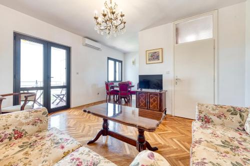 Maria's sunshine place