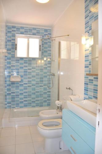Stylish and well-equipped, private pool, close to amenities, free AC and Wifi