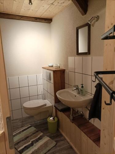 Koupelna v ubytování B&B,Bergheimat Oase