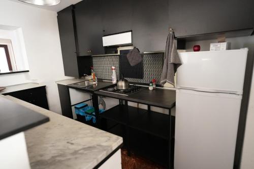 Very Central Vintage Milanese Apartment
