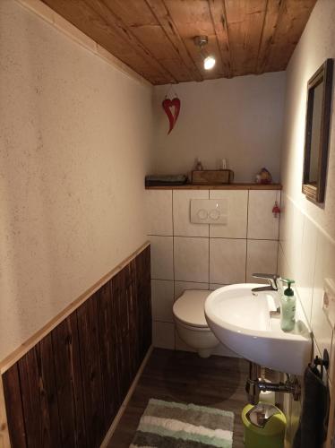 Koupelna v ubytování B&B,Bergheimat Oase