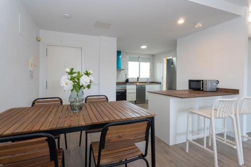 Atico 3D Brisas I by Bookindenia