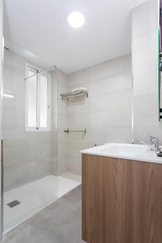 Atico 3D Brisas I by Bookindenia