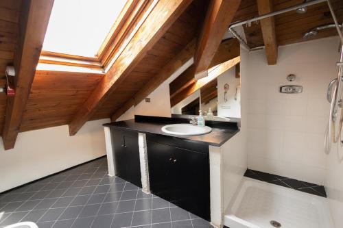 Central Lovely Attic