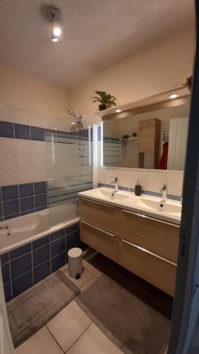 Ένα μπάνιο στο Villa aux Citrons