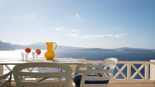 Pano Meria Cave House Two in Oia