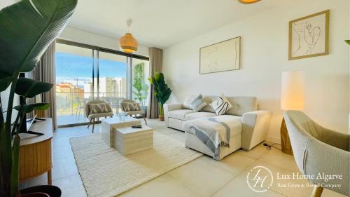 Μια τηλεόραση ή/και κέντρο ψυχαγωγίας στο Sunset - Luxury Property - Pool - Garden - 500m Beach