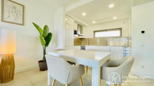 Sunset - Luxury Property - Pool - Garden - 500m Beach