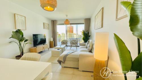 Sunset - Luxury Property - Pool - Garden - 500m Beach