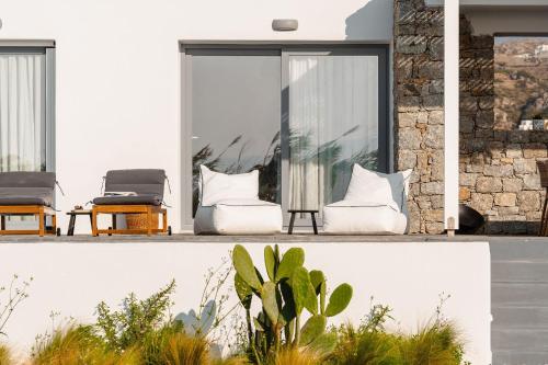 Maison Solea, Plaka
