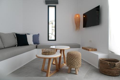 Villa Andalusia, Steps from Orkos Beach