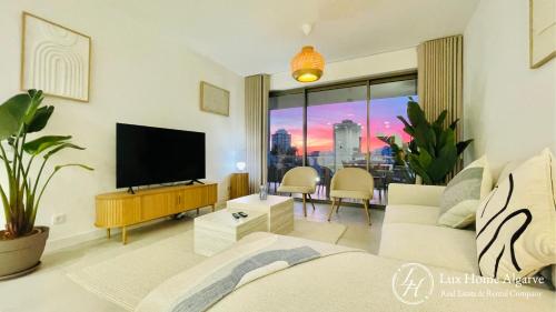 Sunset - Luxury Property - Pool - Garden - 500m Beach