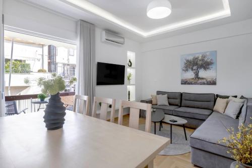 Μια τηλεόραση ή/και κέντρο ψυχαγωγίας στο The HostMaster Timeless Elegance