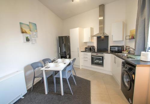 Stylish 2 Bedroom-Free Parking photo 4