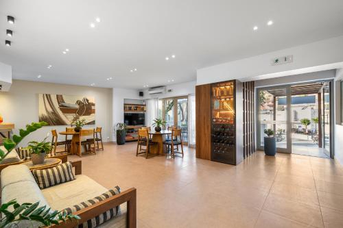 Glaros Hotel Apartment