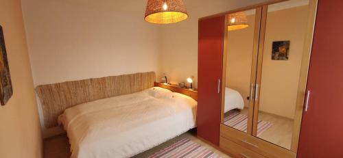 Guest House with Garden Terrace - Free Parking