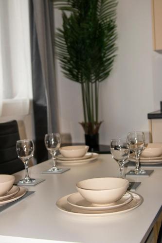 Ideal for groups - 2 Bedroom Apartment - Free Parking, Transit links, Close to Stadiums photo 9