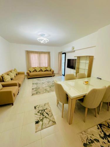 2BD prime apartment in rehab city