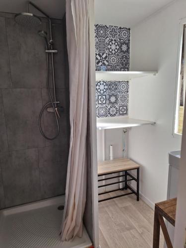 Photo de la galerie de l'établissement Mobil-home cosy a la ferme, à Favalello