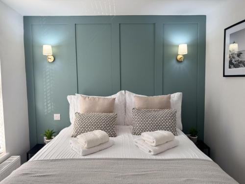 Gallery image of Driftwood House - Luxury Dog-Friendly Townhouse in Cowes, Steps from Marina in Cowes