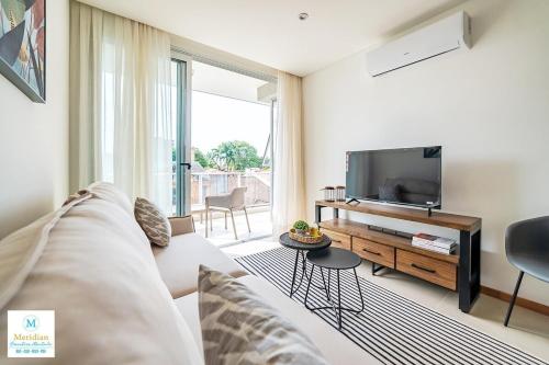 205 Emerald! meters from the Shopping del Sol! High Speed WiFi!