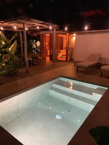 Bazén v ubytování Private Vila & Pool - Tropical Gardens - Starlink Internet nebo v jeho okolí