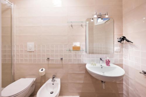 Bagno di Panoramic Rooms Salerno