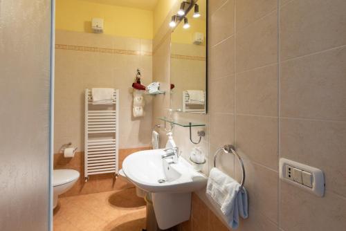Bilik mandi di Agriturismo El Crear