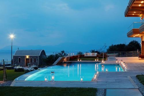 The swimming pool at or close to Armonia Luxury Villa
