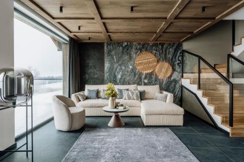 Crystal Pine Spa Villas - LoftAffair Collection