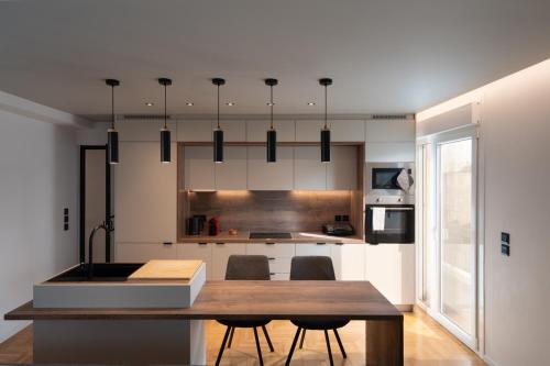 LIV - Spacious Flat for Friends & Family
